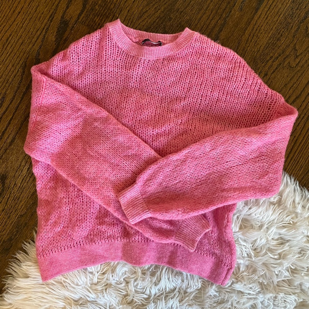 BERSHKA pink sweater